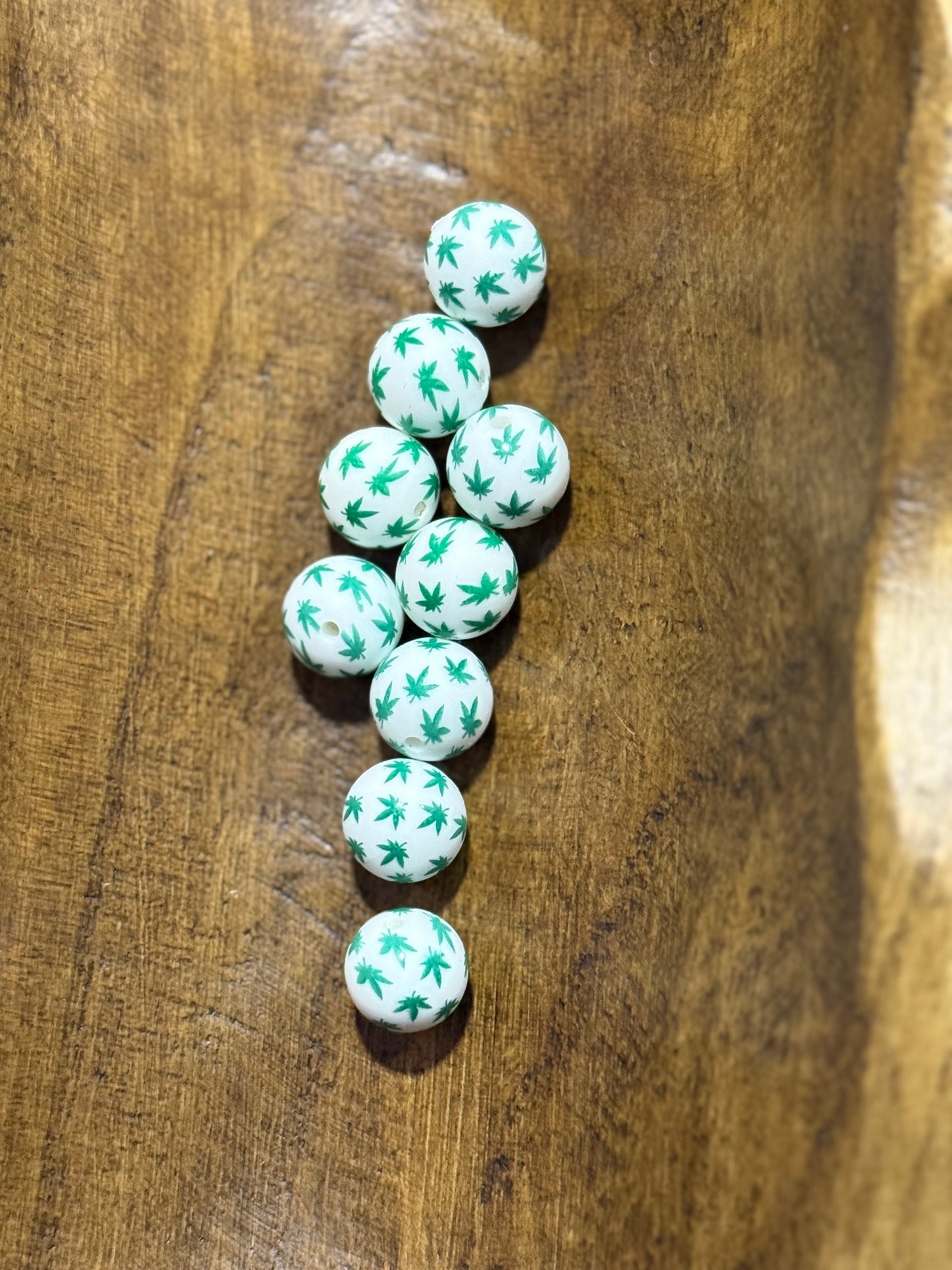 Green Leaf 15mm Printed Silicone Round Bead