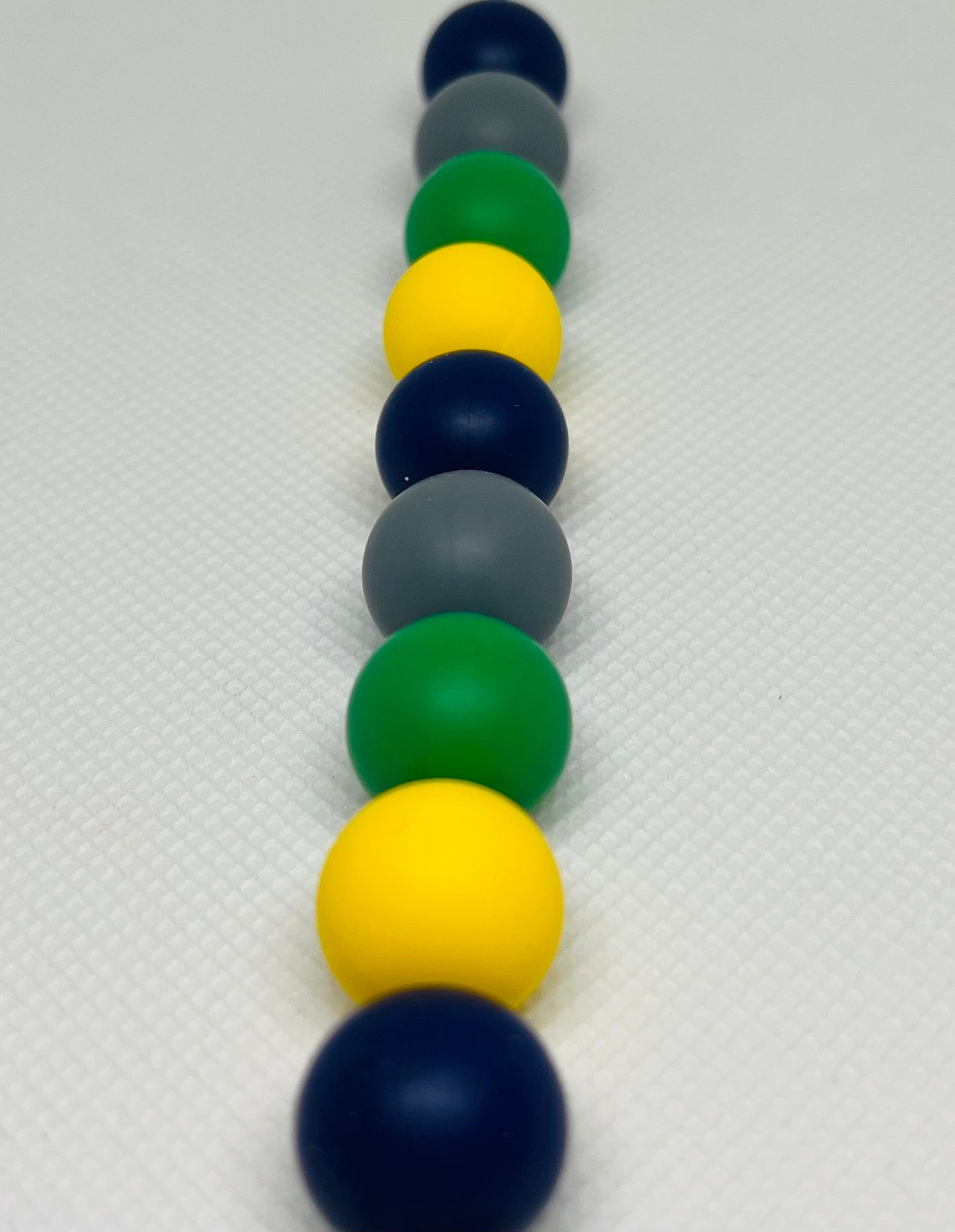 Fishing In The Dark Bead Mix 60 Count 15mm Multicolor Silicone Bead Yellow Navy Blue Christmas Green Dim Gray Pen Beading Crafting