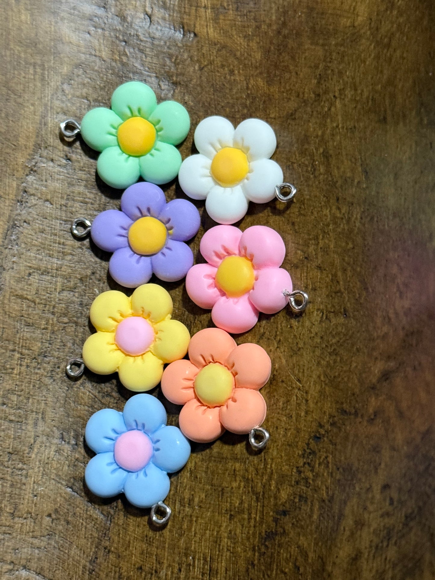 Daisy Charms Mixed Color 7 Count Bag