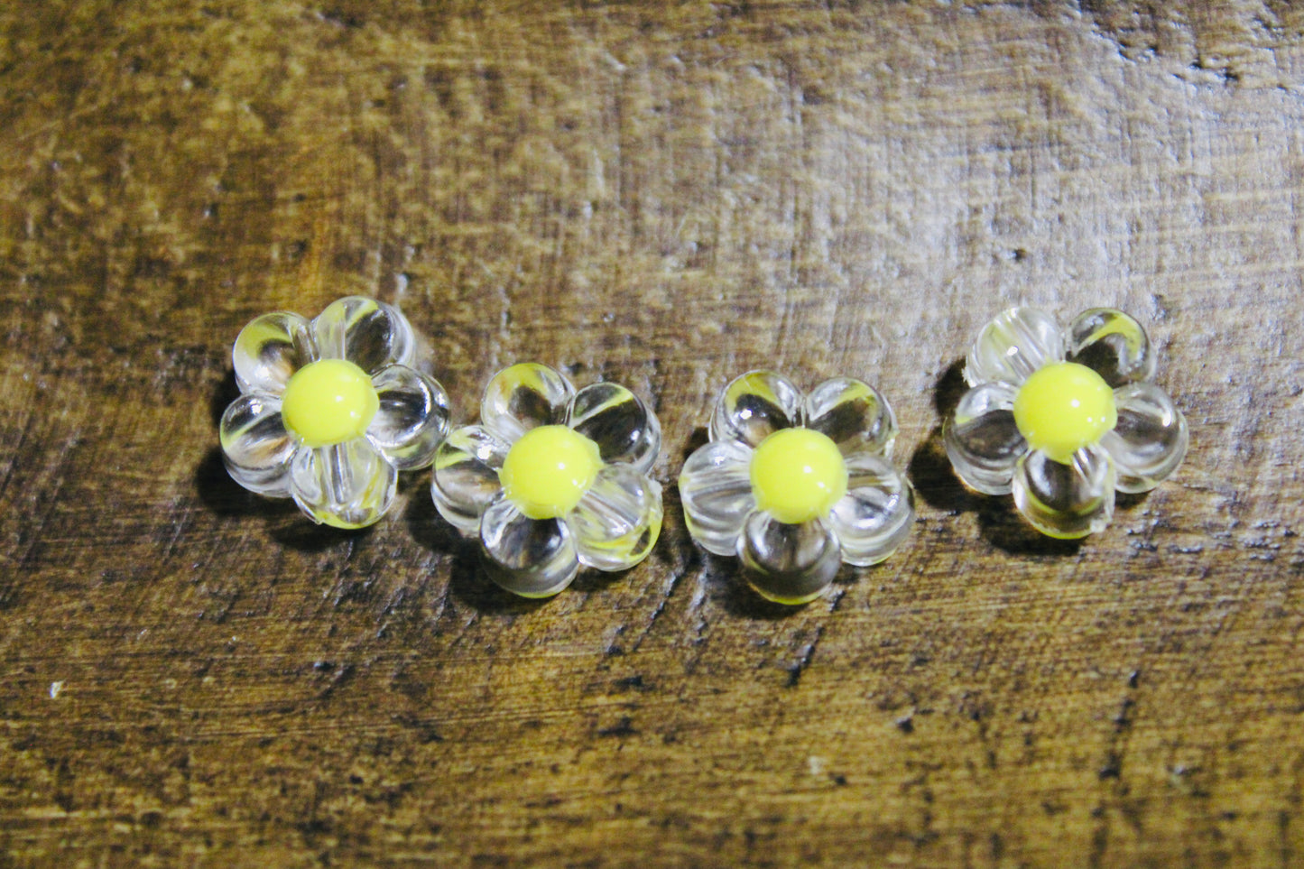 Sunshine Daisy 12mm Spacer Bead 30 Count Bead Bag Yellow Or Purple