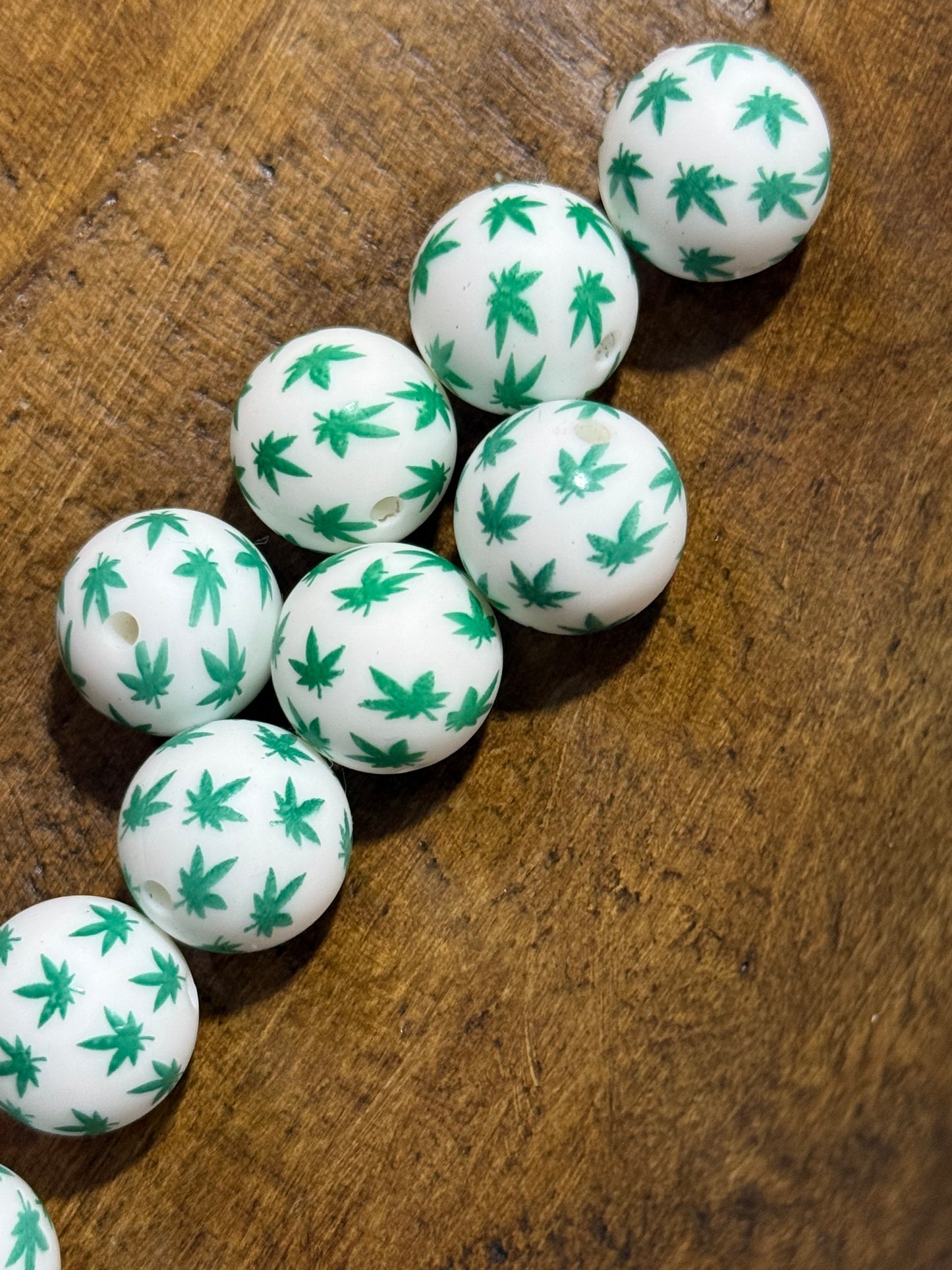 Green Leaf 15mm Printed Silicone Round Bead