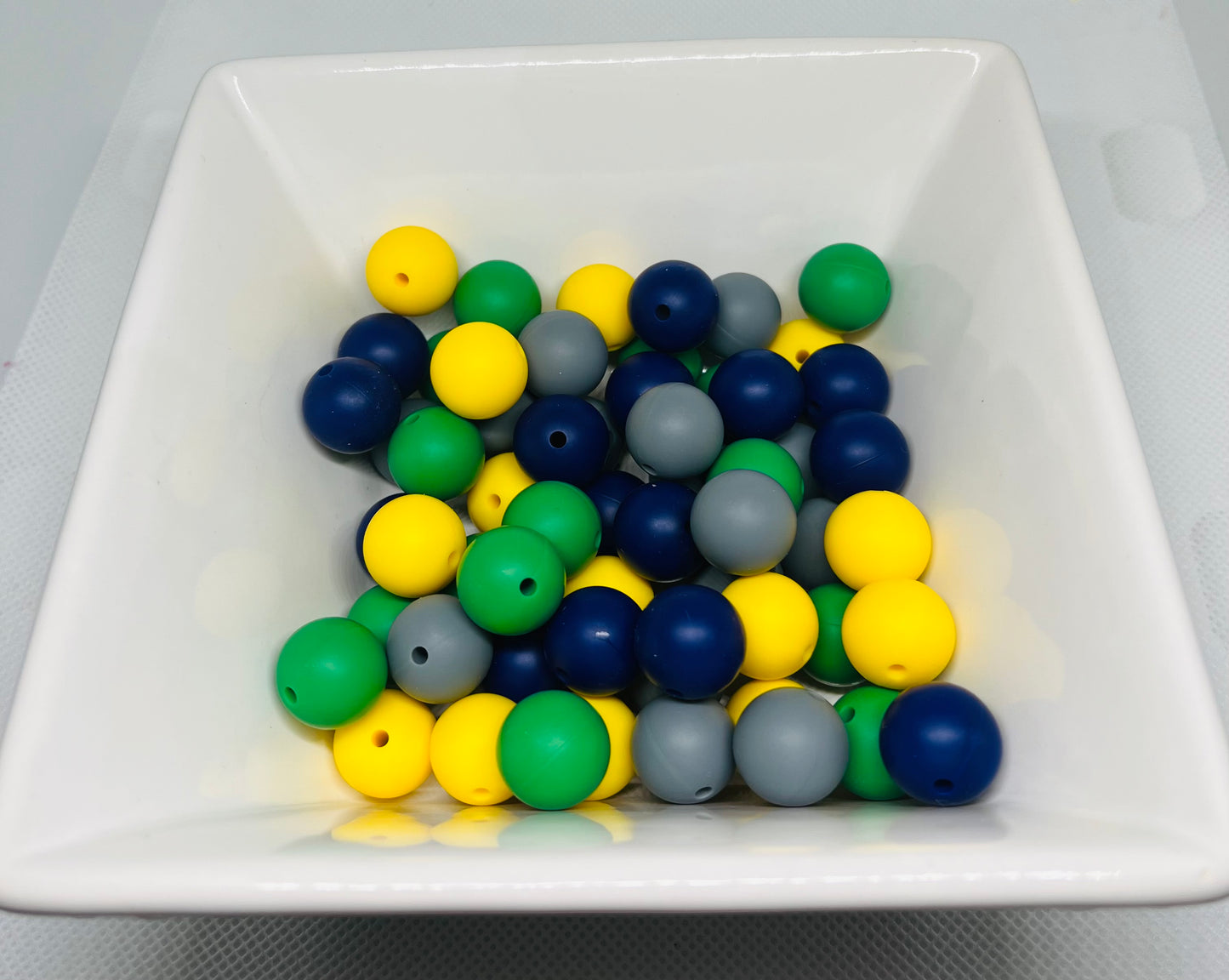 Fishing In The Dark Bead Mix 60 Count 15mm Multicolor Silicone Bead Yellow Navy Blue Christmas Green Dim Gray Pen Beading Crafting