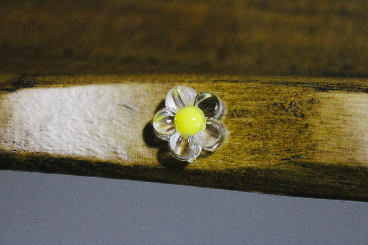Sunshine Daisy 12mm Spacer Bead 30 Count Bead Bag Yellow Or Purple