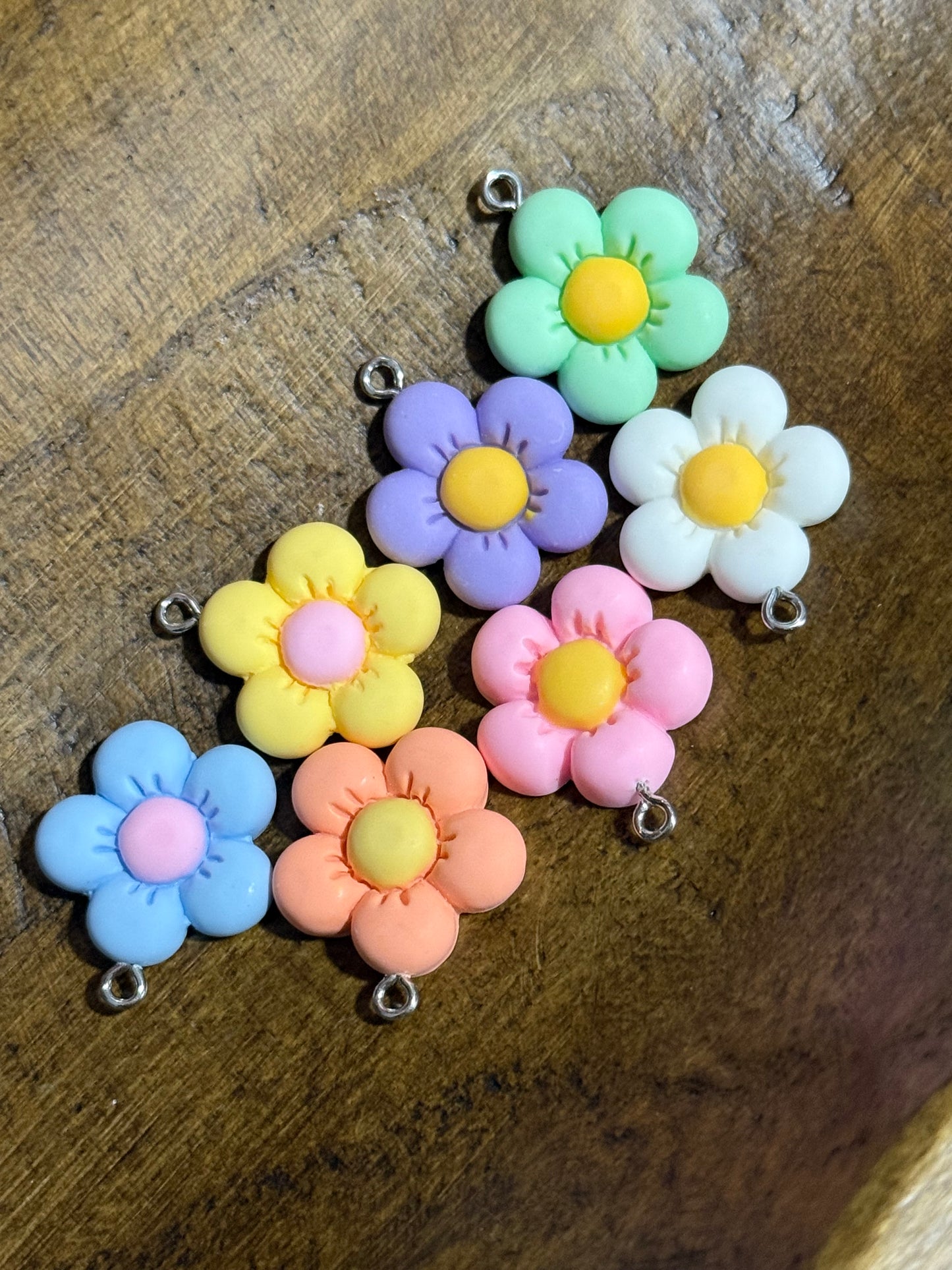Daisy Charms Mixed Color 7 Count Bag