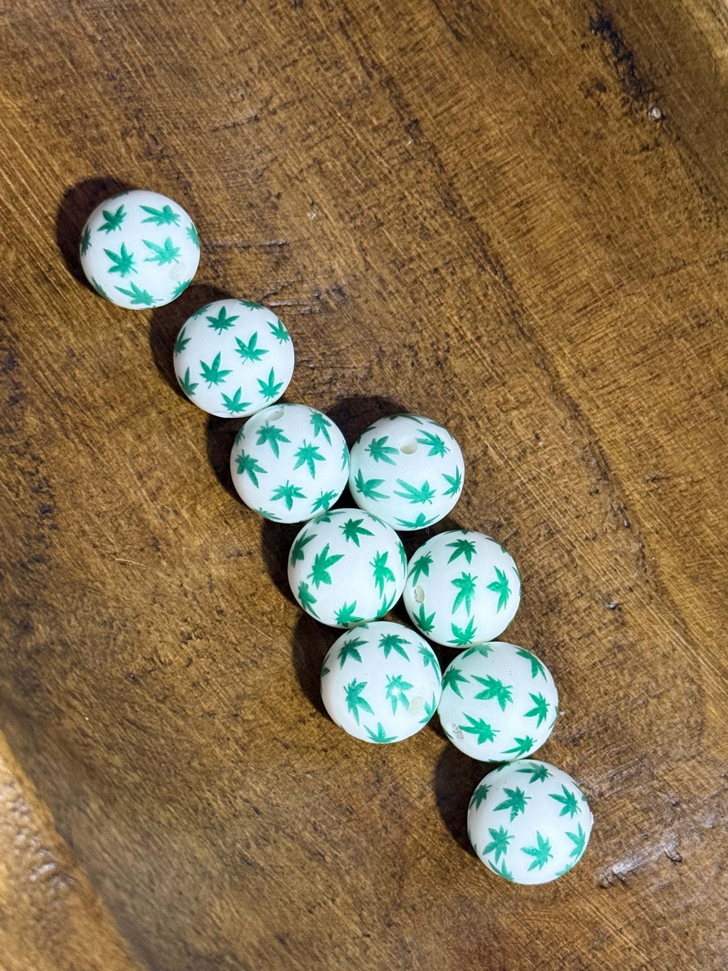 Green Leaf 15mm Printed Silicone Round Bead